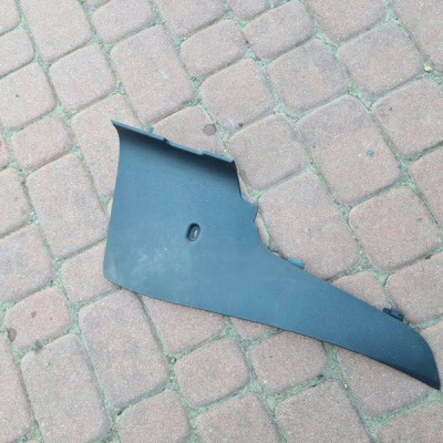 Obudowa lewa tunelu boczna Volkswagen Golf VII 5G1863045A