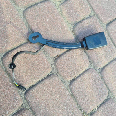 Zapinka fotela pasażera zapięcie wpinka Volkswagen Golf VII 5G4857756C