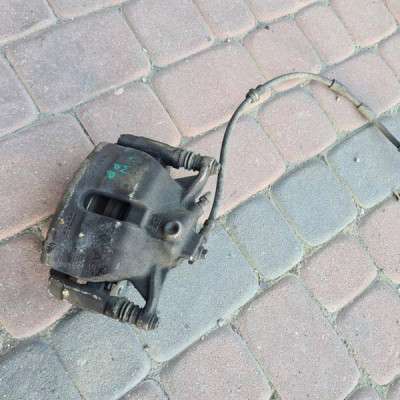 Zacisk przedni prawy przód jażmo Volkswagen Golf VII 7