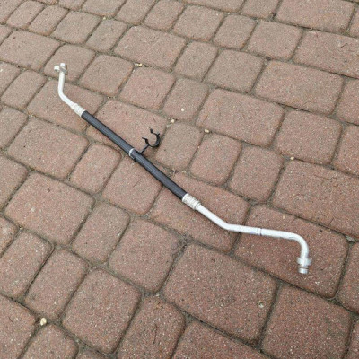 Przewód klimatyzacji rura wąż Renault Zoe 924402528R