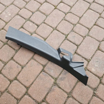 Obudowa osłona progu kanapy prawy tył próg Renault ZOE 849506875R