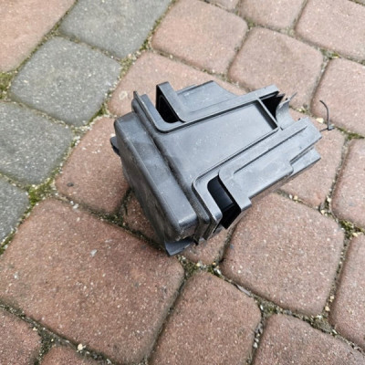 Skrzynka bezpieczników przekaźników Renault ZOE 243826381R 243804176R