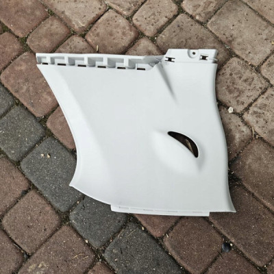 Obudowa osłona poszycie słupka bagażnika Renault ZOE 769345830R