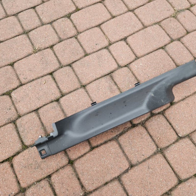 Obudowa osłona progu próg lewy Renault ZOE 768379012R