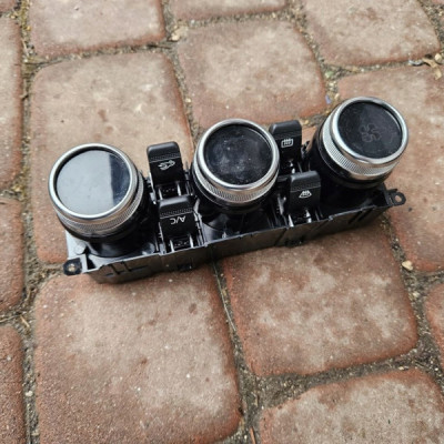 Panel klimatyzacji nawiewu nadmuchu klimatyzacji Renault ZOE 275100936R