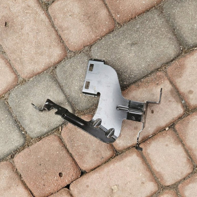 Uchwyt wspornik mocowanie podstawa Renault ZOE 243175763R