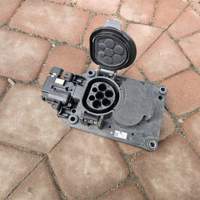 Gniazdo ładowania ładowarka wtyczka przód Renault ZOE 243407561R