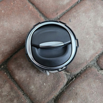 Kratka nawiewu nadmuchu lewa Renault ZOE 687636641R