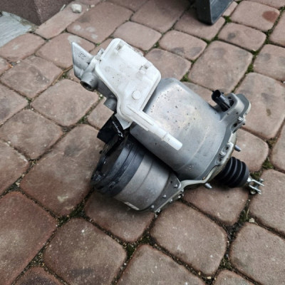 Serwo hamulcowe pompa hamulcowa Renault ZOE 472107044R