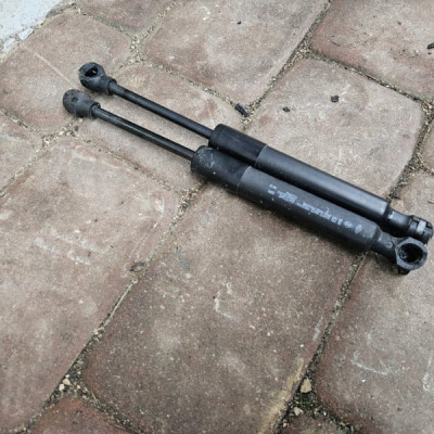 Siłownik teleskop maski podpora klapy maski Renault ZOE 654707388R