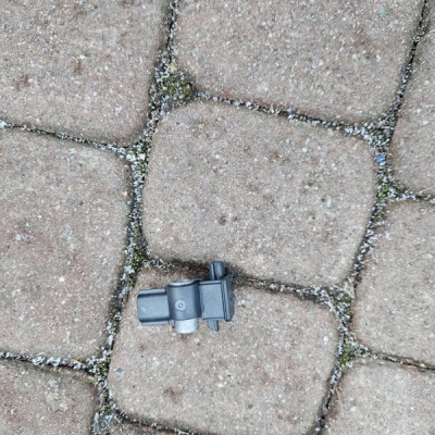 Czujnik uderzeniowy Clio captur Renault ZOE 988305FL0A