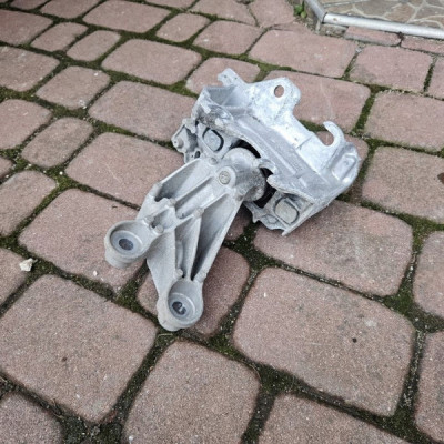 Poduszka łapa silnika wspornik uchwyt Renault ZOE 112223722R