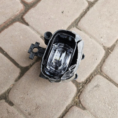 Halogen przód przedni prawy klosz uszkodzony Renault ZOE II 261504122R