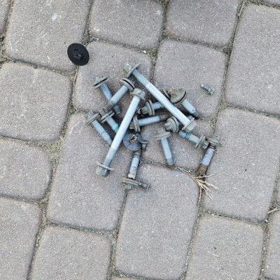 Sruby zawieszenia tył tylnego śruby śróby montażowe Renault ZOE II