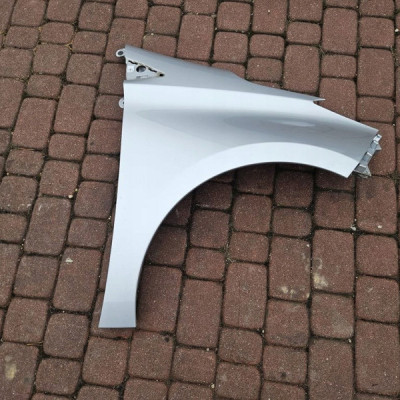 Błotnik przód przedni prawy srebrny Renault ZOE II TEKQA