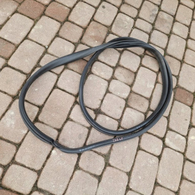 Uszczelka drzwi przód przednia LEWA / PRAWA karoseryjna Renault ZOE II