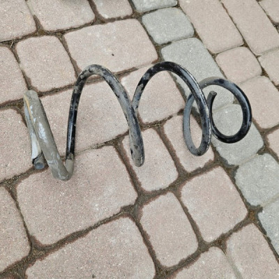 Sprężyna amortyzatora przód przednia zawieszenia Renault ZOE II