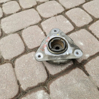 Mocowanie wspornik amortyzatora guma łożysko Renault ZOE II 543024644R
