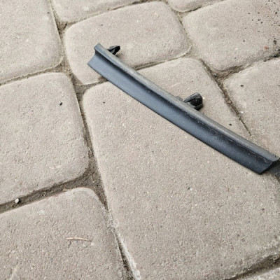 Listwa zderzaka przód przedniego prawa kratki Renault ZOE II 620879141R