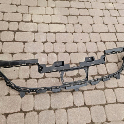 Wzmocnienie zderzaka przedniego kratka kratki Renault ZOE II 620841817R