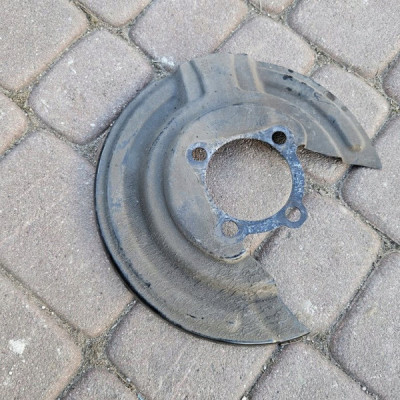 Osłona tarczy tył tylnej lewa lewej MEGAN CLIO V Renault ZOE 441611589R