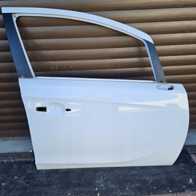 Drzwi przód przednie prawe białe Z40R Opel Corsa E 5 drzwi 5D