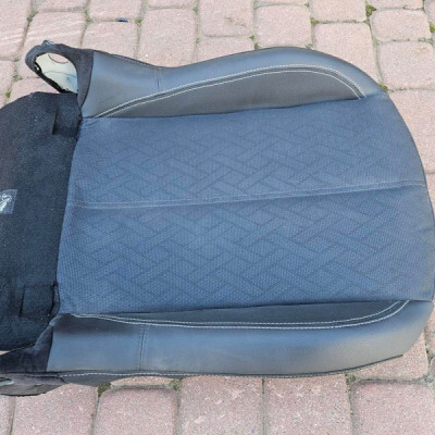 Fotel siedzisko oparcie kanapa półskóra podgrzewane Opel Corsa F