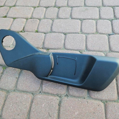 Obudowa osłona fotela pasażera prawy plastik Opel Corsa F Moka B 9824487980