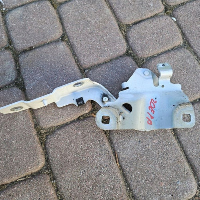 Zawias maski prawy OV360 DV369 Renault ZOE 654009955R