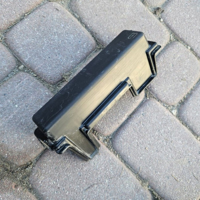 Obudowa osłona bezpieczników bezpiecznika Renault ZOE 243824477R