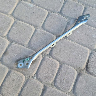 Belka wzmocnienie wąs uchwyt górny Opel Astra K V