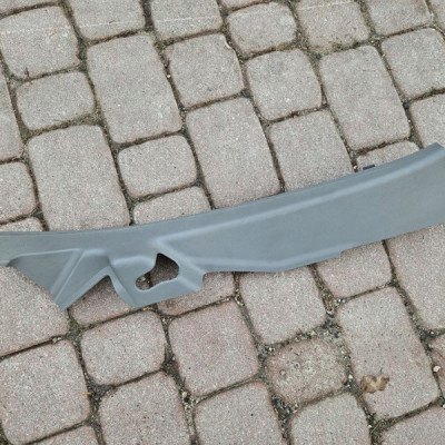 Obudowa osłona progu prawa kanapy próg Renault ZOE II 849506875R