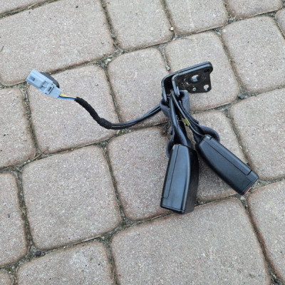 Uchwyt mocowanie zapinka wpinka pasów tył tylna Renault ZOE II 878175126R