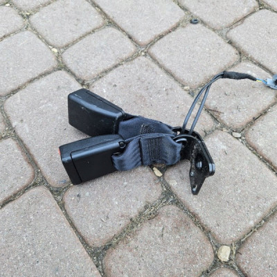 Uchwyt mocowanie zapinka wpinka pasów tył tylna Renault ZOE II 878163956R