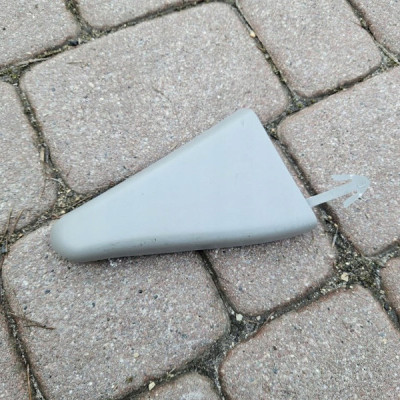 Obudowa osłona lewy tył boczka trójkąt Renault ZOE II 822754134R