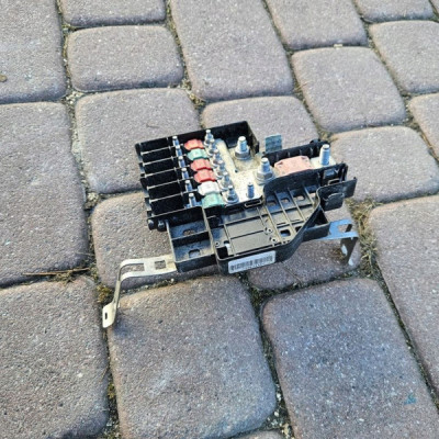 Skrzynka bezpieczników rozdzielnia Renault ZOE 243458839R