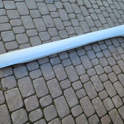 Obudowa osłona progu listwa progowa prawa OV360 Renault ZOE 764263059R