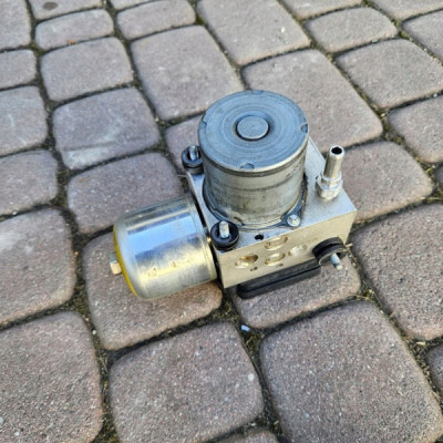 Pompa ABS hamulcowa hamulca Renault ZOE 472100251R