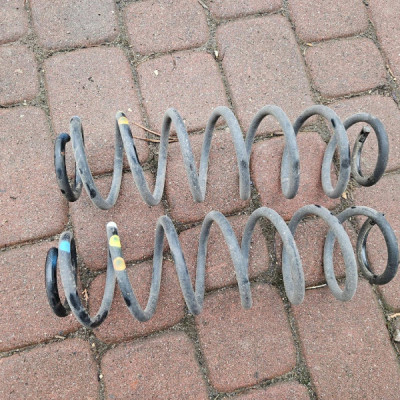 Komplet tylnych sprężyn zawieszenia tylnego Opel Mokka B 2