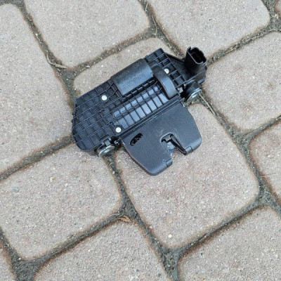 Zamek tylnej klapy DS3 DS4 208 2008 3008 508 Opel Mokka B 2 9684649680