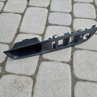 Obudowa przełącznika szyb lewy przód Opel Mokka B 2 9835153780