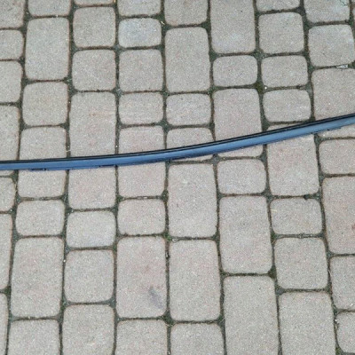 Uszczelka drzwi tył tylna prawa zgarniacz Opel Mokka B 2 9834494580