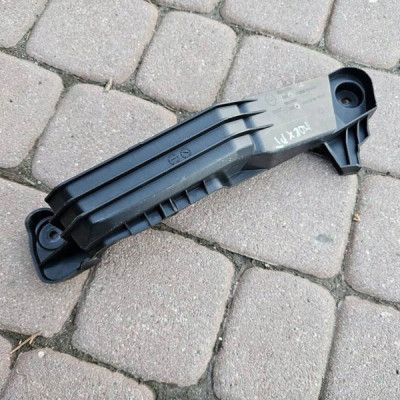 Wspornik drzwi boczka prawy tył uchwyt Opel Mokka B 2 9835148680