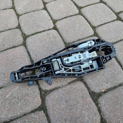 Podstawa klamki drzwi przód / tył PRAWA Opel Mokka B 2 9688834080