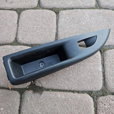 Obudowa przełącznika lewy tył osłona boczka Opel Mokka B 2 9835154080