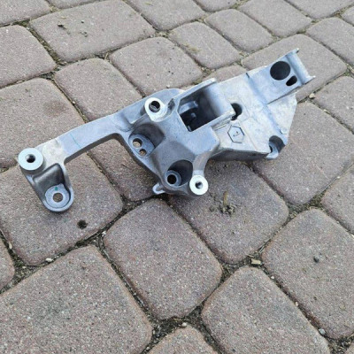 Mocowanie alternatora wspornik Opel Mokka B 2 9809714680
