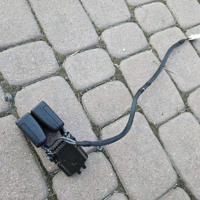 Zapinka pasów tył pasów bezpieczeństwa Opel Mokka B 2 9851193180