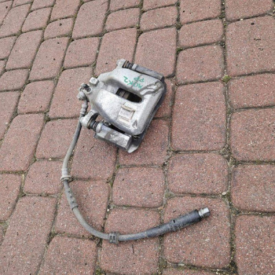 Opel Mokka B 2024 Przód strona prawa Zacisk hamulcowy przedni