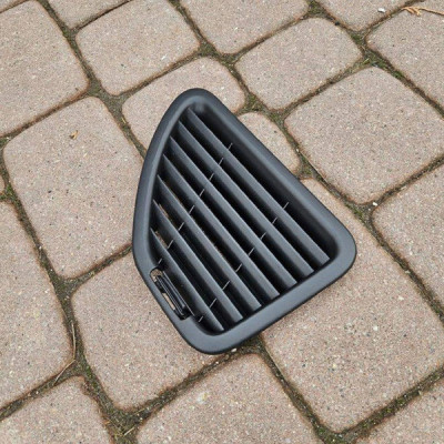 Obudowa bagażnika prawa boczka Opel Mokka B 2 9829225180