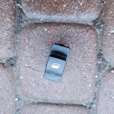 Przełącznik sterowania szyb PROACE CITY Berlingo Combo E Rifter 98016307ZD